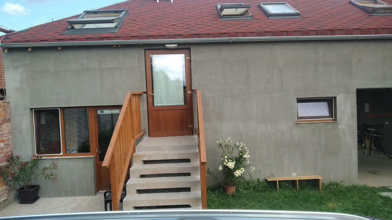 Ubytovani Dagmar Podivin Exterior photo